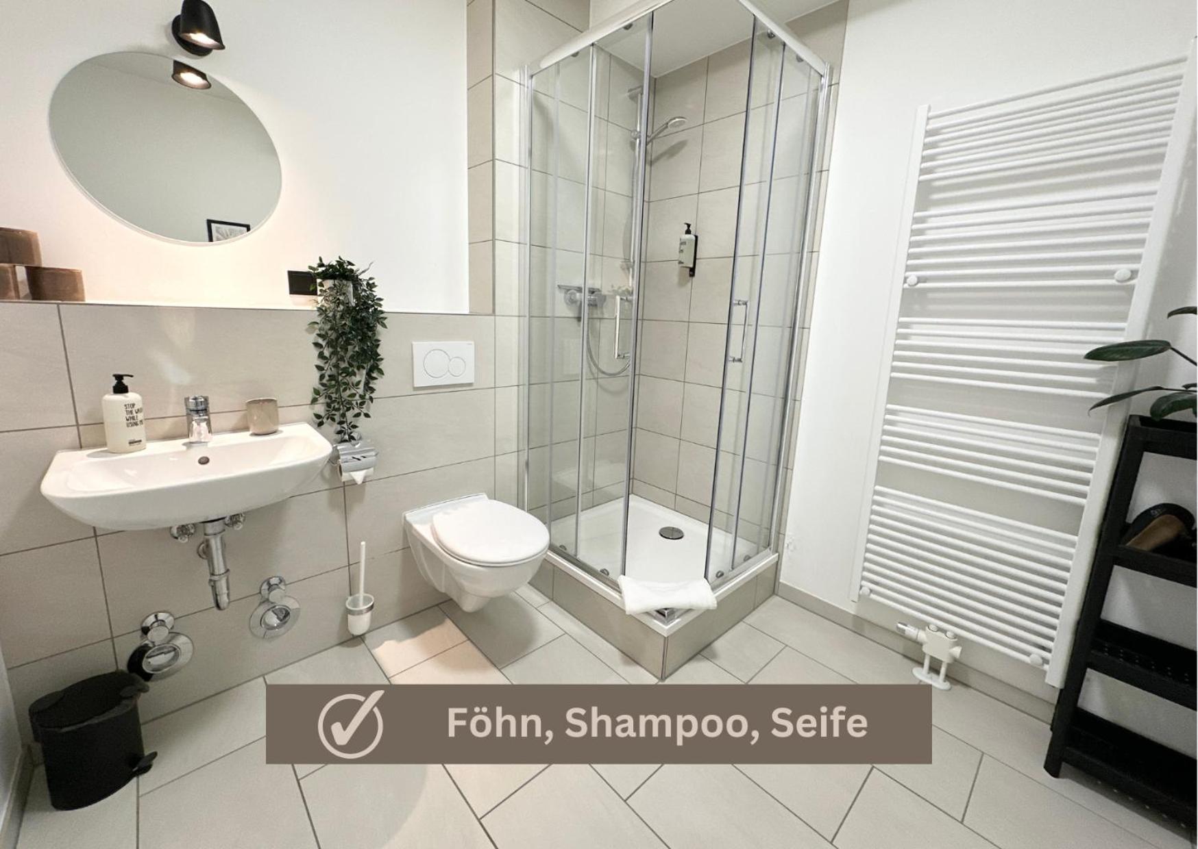 Special Apartment - Stadtnah, Balkon, Parkplatz, E-Ladestation, Gitterbox Fuer Fahrraeder, Fitnessstudio โคเบลนซ์ ภายนอก รูปภาพ